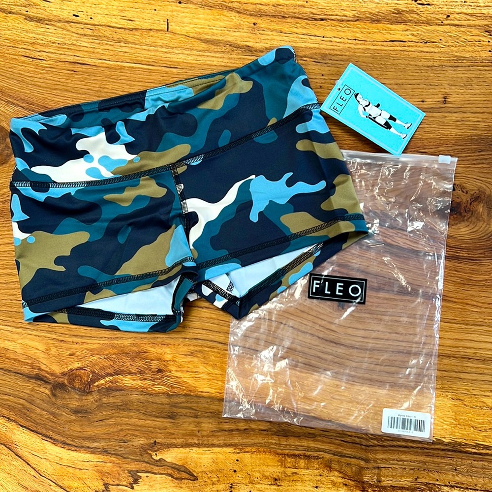 NWT FLEO alpine olive shorts SMALL